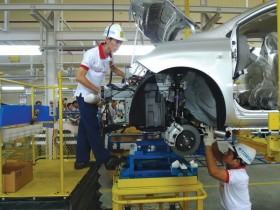 Nissan nhắm đến "thượng đế" vừa tiền