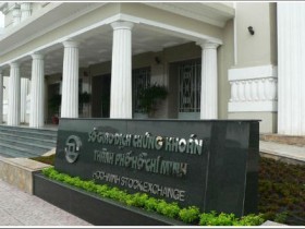 6 tháng, 21 doanh nghiệp rời sàn niêm yết