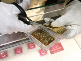 Sáng 4/7, giá vàng, đôla chợ đen cùng tăng