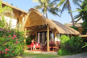 Khách du lịch chuộng đặt phòng qua internet