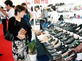 Giày dép nội hút khách Việt