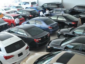 Hà Nội giảm lệ phí trước bạ ô tô