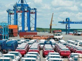 Người Việt vẫn vung ngoại tệ xài ô tô nhập khẩu