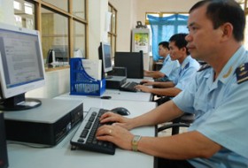 Kiến nghị "giảm cửa, giảm khóa" cho hàng chuyển phát nhanh