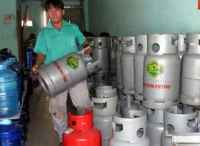 Từ 1/8, giá gas tăng tiếp 8.000 đồng/bình