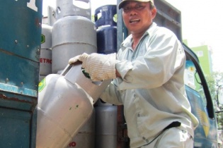 Tiếng thở dài… tăng giá