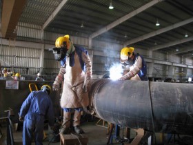 Khó “sốc” lại thị trường lao động sang Qatar