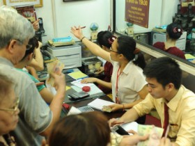 Giá vàng lùi về 38 triệu đồng/lượng