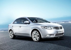 Nhiều hãng xe dồn dập ưu đãi lớn