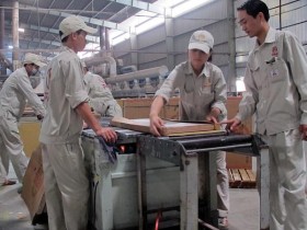 Vật liệu xây dựng: khổ vì sản xuất giỏi!