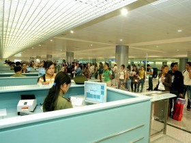 Không nên lưu luyến mở rộng Tân Sơn Nhất