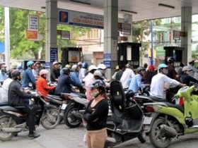 Giá xăng giảm 300 đồng/lít từ 20h ngày 22/8