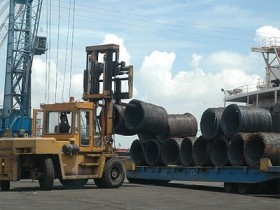 Nhập siêu 576 triệu USD trong 8 tháng