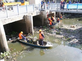 "Choáng" với lương GĐ Công ty Thoát nước đô thị: 2,6 tỷ đồng/năm