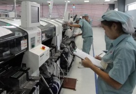"Đột nhập" Nhà máy sản xuất điện thoại của Viettel