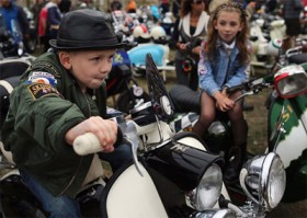 Sắc màu Ride Out - Lễ hội scooter lớn nhất thế giới