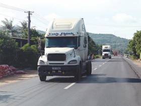 Dấu ấn sử thi đường xuyên Việt