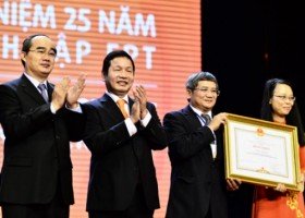 Phó thủ tướng Nguyễn Thiện Nhân "tặng" tên mới cho FPT