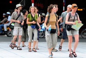 Hạn chế miễn visa… dội gáo nước lạnh vào ngành du lịch
