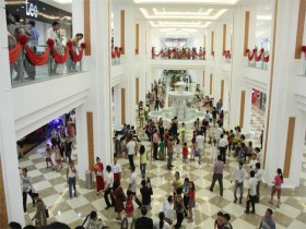 Vui Trung thu “Vầng trăng cổ tích” tại TTTM Vincom