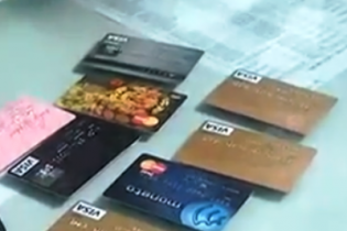 Rao bán thông tin thẻ tín dụng, lừa hàng tỷ đồng