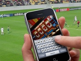 Cuộc “rượt đuổi” dịch vụ giữa các mạng di động