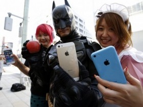 Không khí ngày bán iPhone 5S, 5C đầu tiên trên thế giới