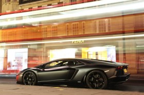 Siêu xe Ả Rập tấp nập tại London