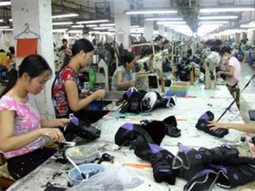 Đối tác "bỏ của chạy lấy người", DN lúng túng