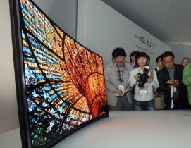TV OLED màn hình cong sắp về Việt Nam