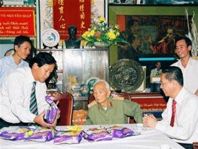 Doanh nhân học gì từ Đại tướng?