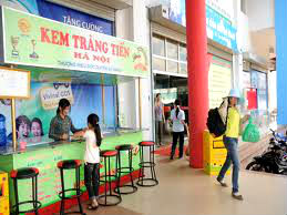 Hàng nghìn chiếc kem Tràng Tiền ăn gian ngày sản xuất