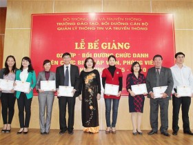 Bế giảng 2 lớp Bồi dưỡng BTV, phóng viên năm 2013