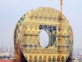 Những tòa nhà lấp lánh ánh vàng ở Trung Quốc