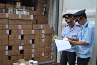 Rà soát sữa nhập khẩu cho trẻ dưới 6 tuổi