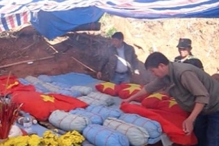 Nhà ngoại cảm rởm dùng xương lợn giả hài cốt liệt sỹ