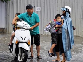 Hà Nội cho học sinh nghỉ học tránh bão