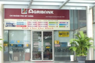 Hai chi nhánh Agribank câu giờ thi hành án