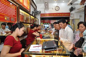 Giá vàng trong nước vượt thế giới 4 triệu đồng
