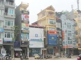 Nhà đất: Trông về phố cổ mà... nuôi chí bền!