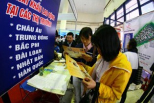 10 công ty đưa lao động đi Đài Loan ép dân vay nợ khống
