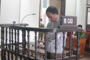 Đánh chết vợ vì suýt làm chết trâu
