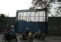 Đất vàng bỏ hoang: Dọa thu hồi rồi để đấy