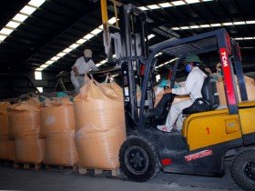 Chỉ số PMI tháng 11 giảm nhẹ còn 50,3 điểm