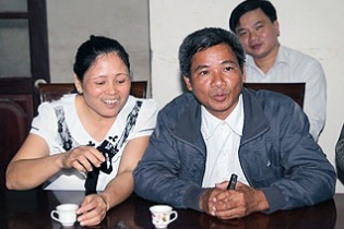 "Thần y" chữa chấn thương sọ não bằng giọng hát... (!?)