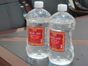 Cảnh giác với ngộ độc rượu dịp tết