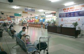 Nghỉ Tết sớm, tàu xe giảm áp lực