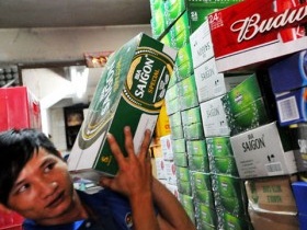 Đại lý găm hàng đẩy giá bia Tết "sốt xình xịch"