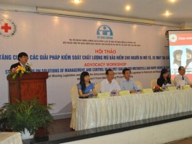 Cần Thơ: Hàng nghìn mũ bảo hiểm giả, dán tem thật