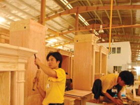 Doanh nghiệp đau đầu lựa chiêu công - thủ